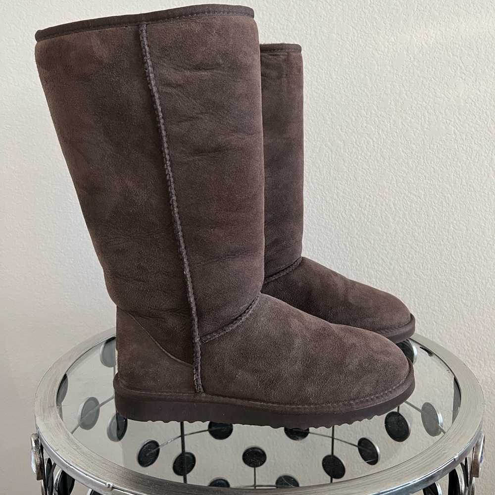 Women’s Tall Chocolate Ugg size 9